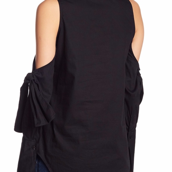 Romeo & Juliet Black Cold shoulder top - Picture 2 of 7